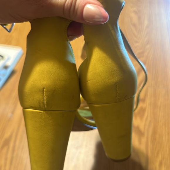 INC yellow open toed heeled sandal size 9 - Picture 3 of 4